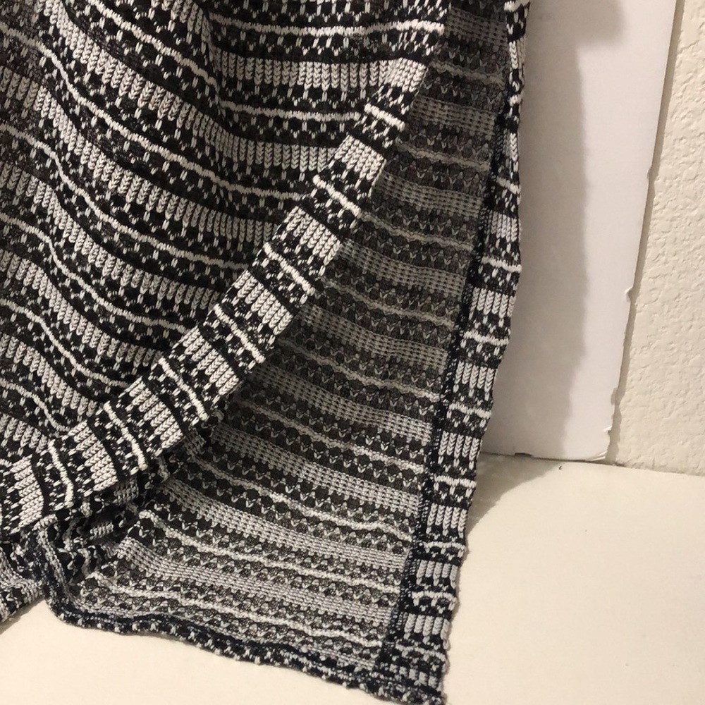 Hollister Women One Size Geometric Cover Up Hoodie Tunic Poncho White/Black - Picture 6 of 7